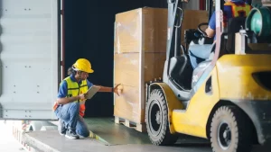 Dem Wettbewerb einen Schritt voraus: Mehr Effizienz und Flexibilität in der Versandlogistik