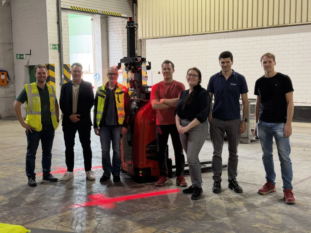 Onboarding von AGVs der Marke Linde MH: Gruppenfoto